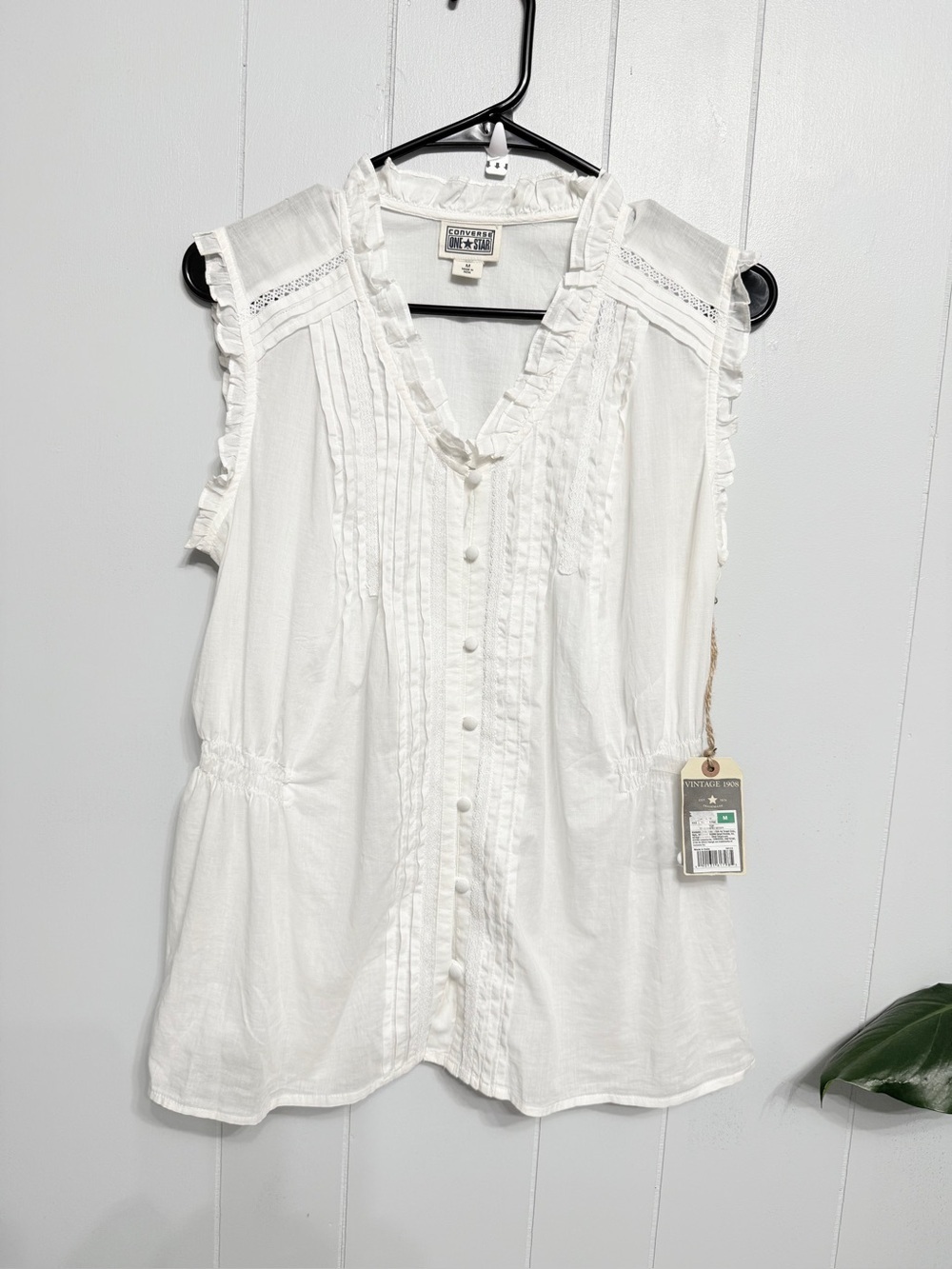 #16)  NWT Converse White Ruffled Pintuck Sleeveless Blouse